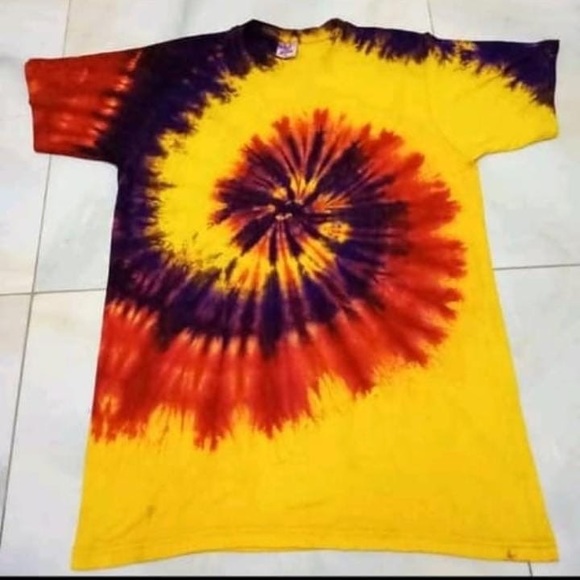 Tie & dye Polo Tops (Adire) Handmade 💯 cotton - Picture 2 of 3